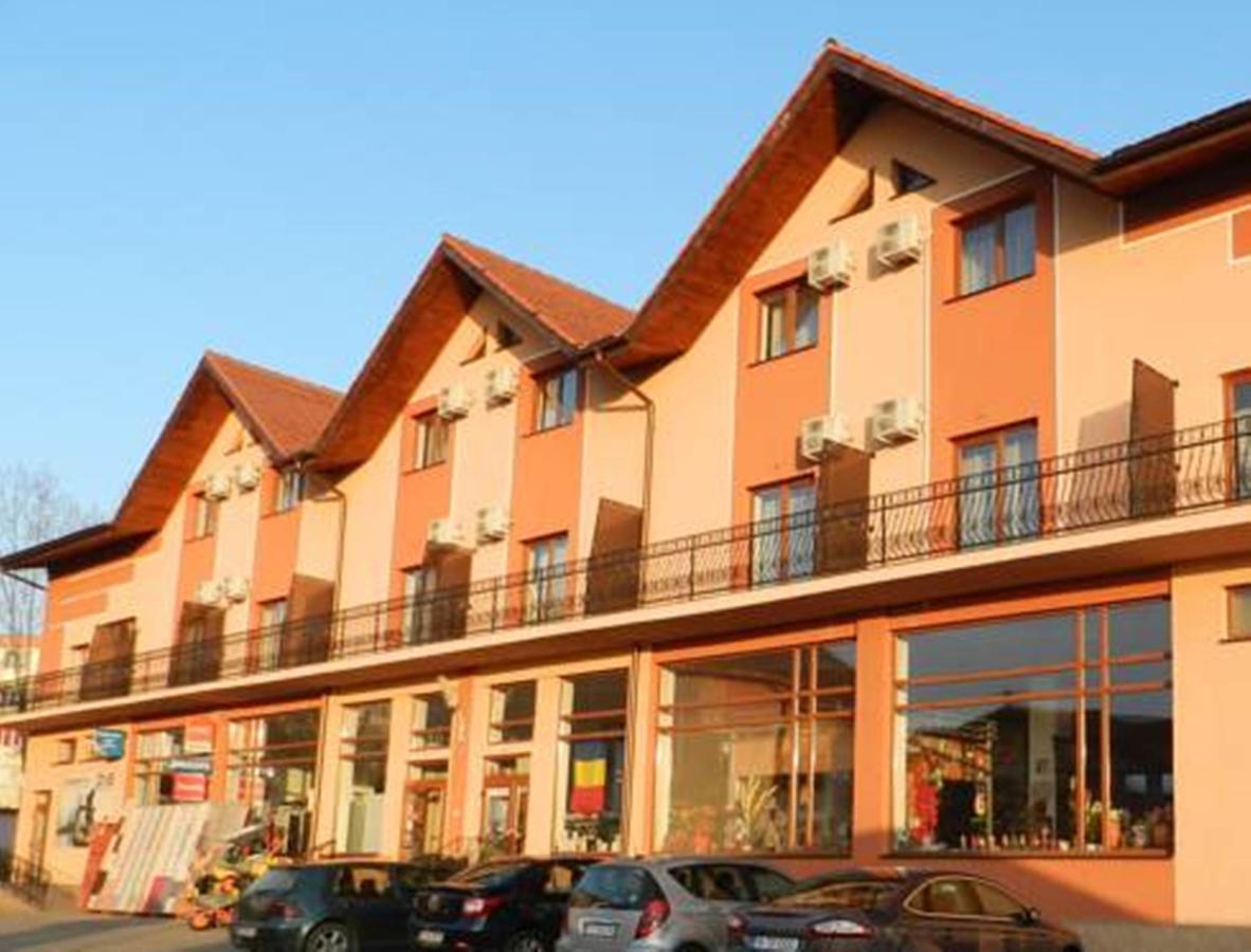 Hotel Condor Oravita Extérieur photo