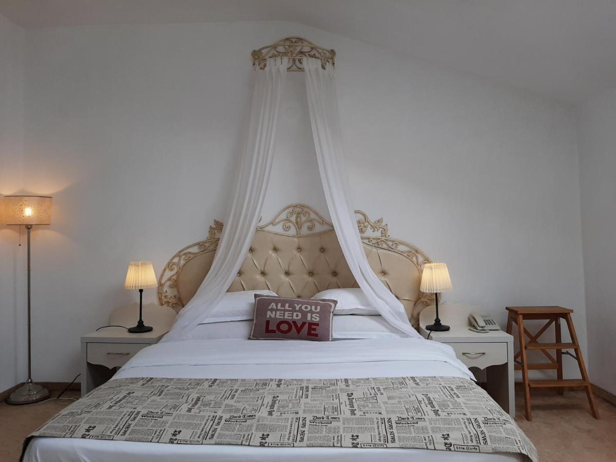 Hotel Condor Oravita Extérieur photo