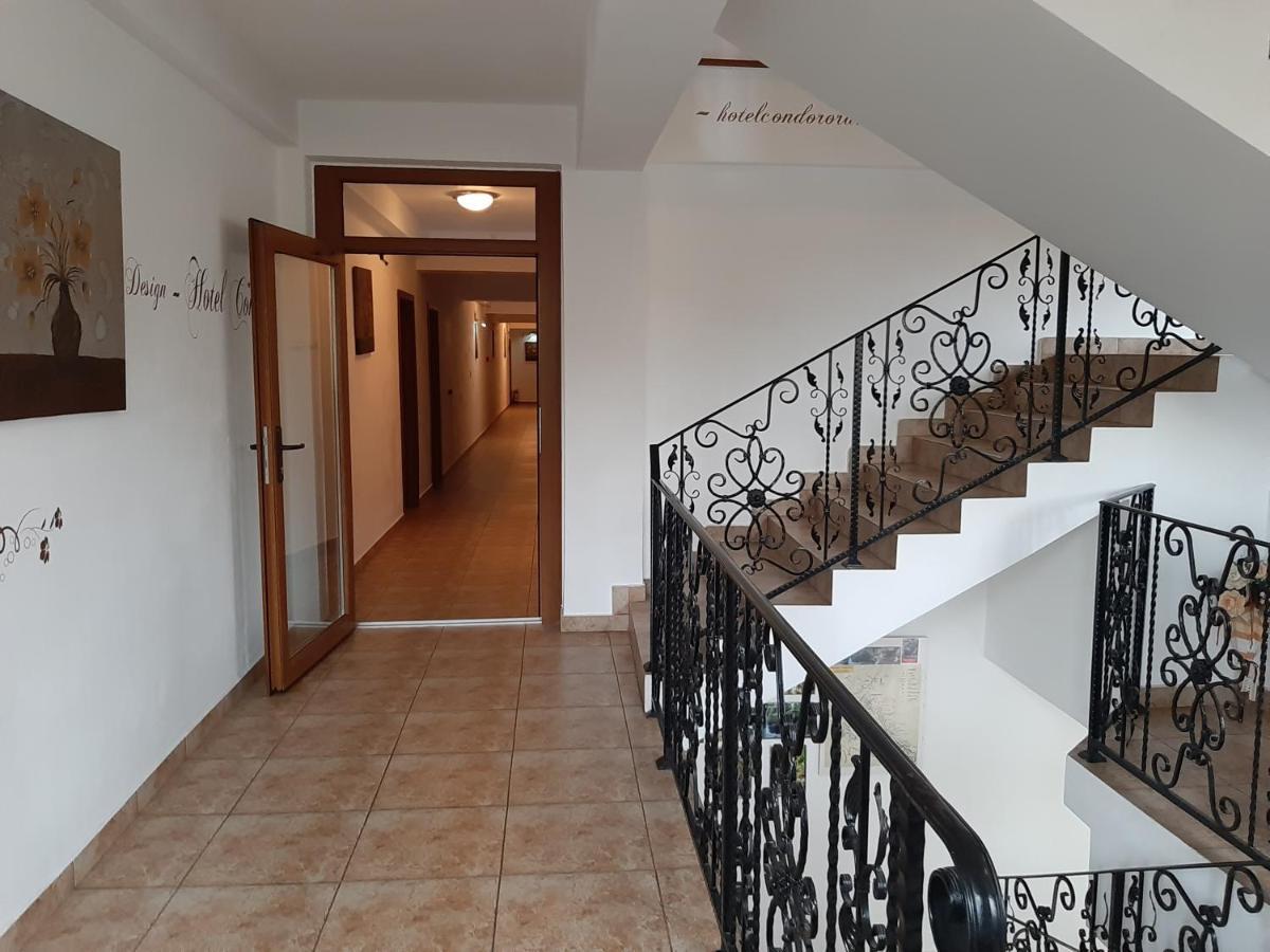 Hotel Condor Oravita Extérieur photo